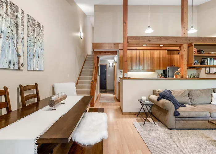 Apartment 622 Tamarack