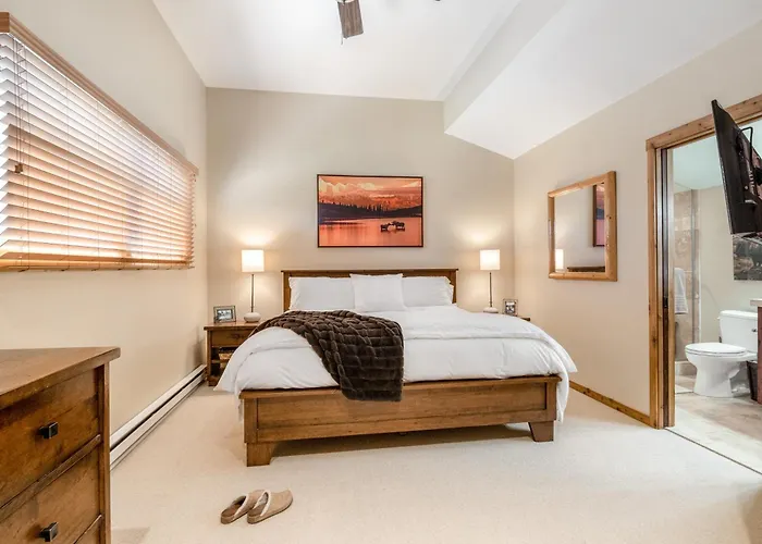 Apartment 622 Tamarack *
