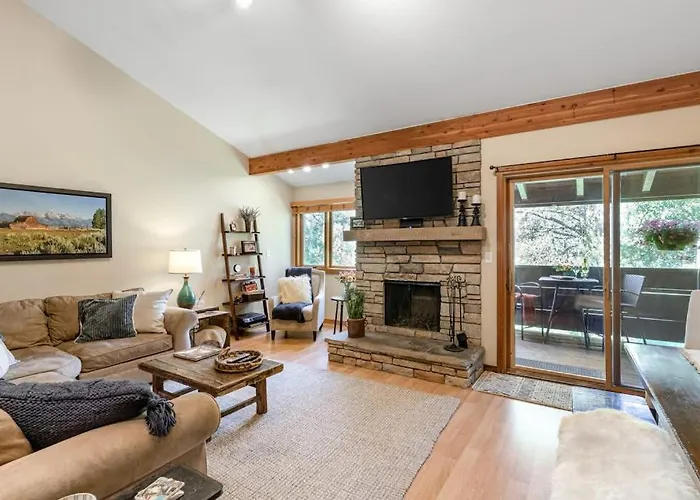 Apartment 622 Tamarack *